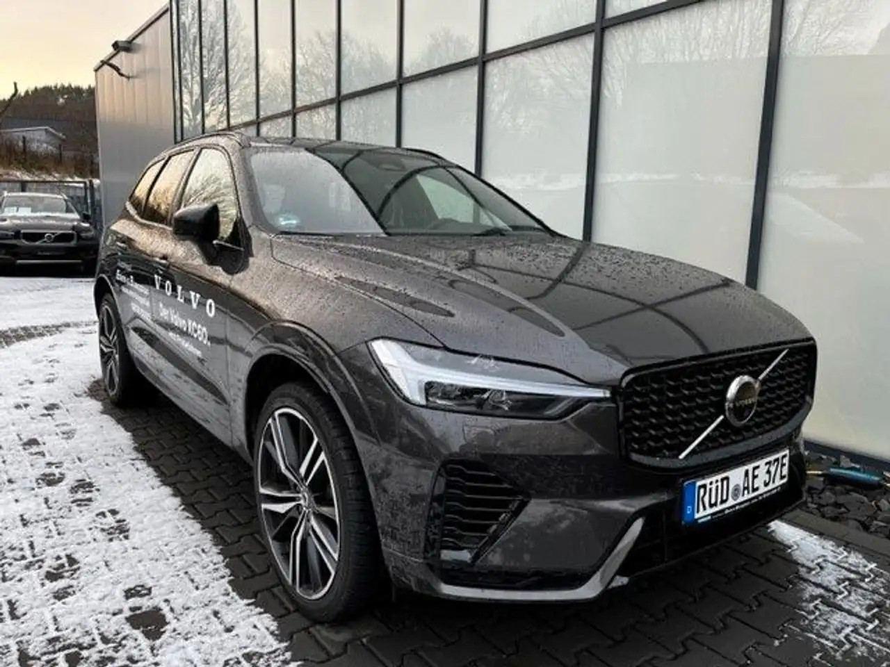 XC60R Design Recharge  T6 AWD