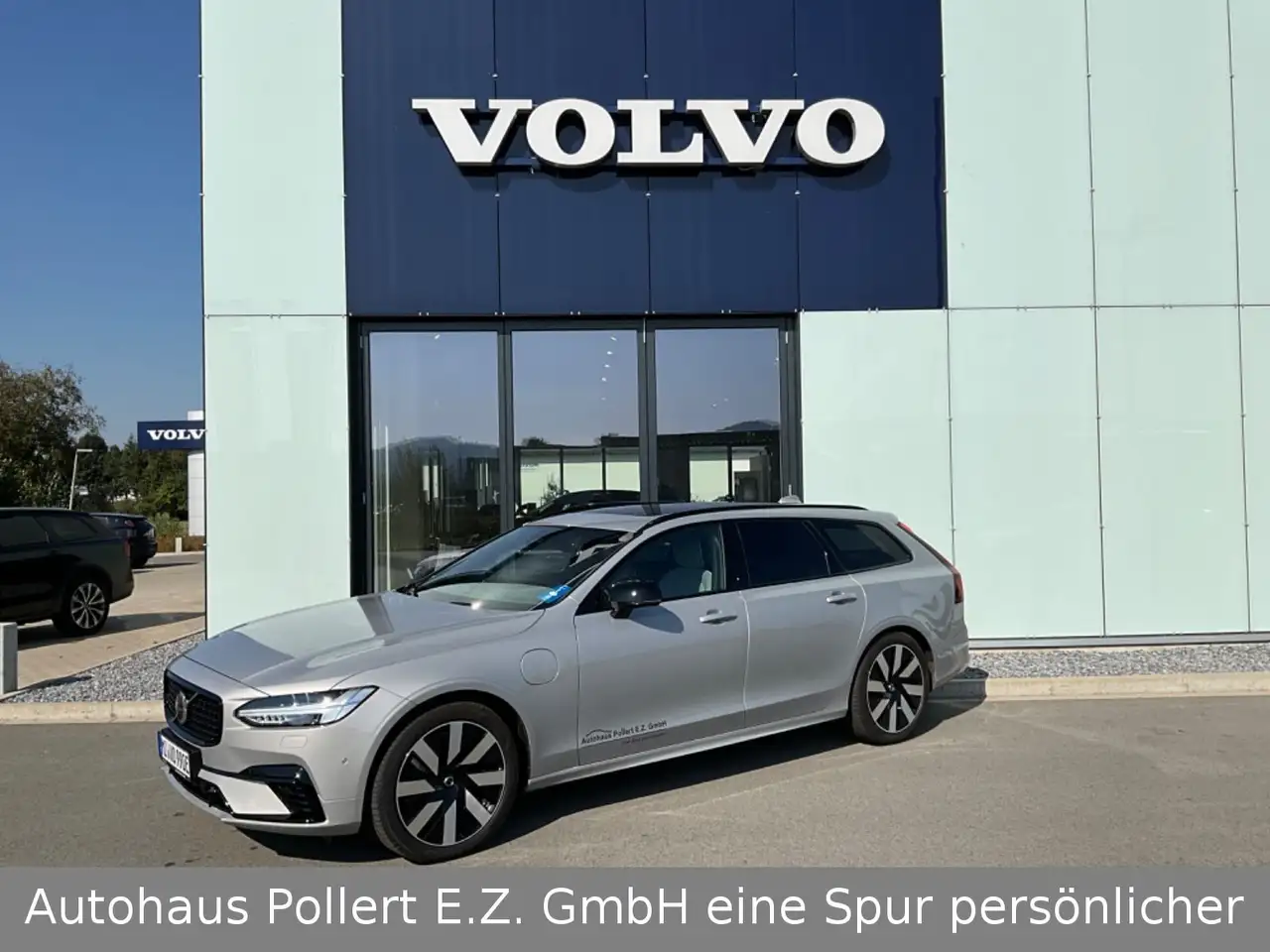 V90T8 Ultra Dark Recharge Plug-In Hybrid AWD