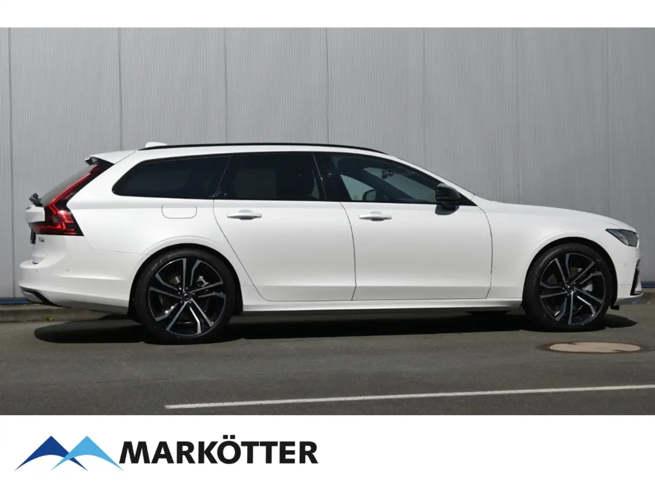 V90T8 AWD Ultra Dark Plug-In Hybrid/Pano/B&W