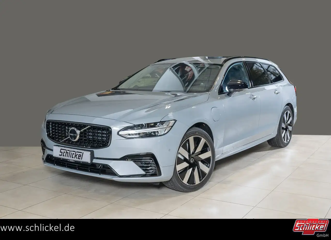 V90T8 Plus Dark Recharge Plug-In Hybrid AWD