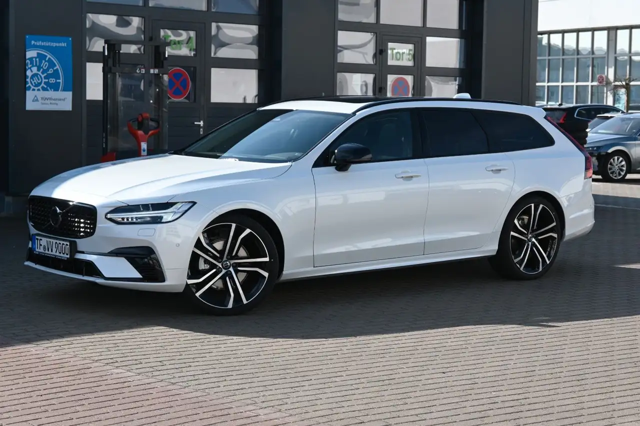 V90B4 Diesel Plus Dark*Pano*360°*STHZG*21 Zoll*