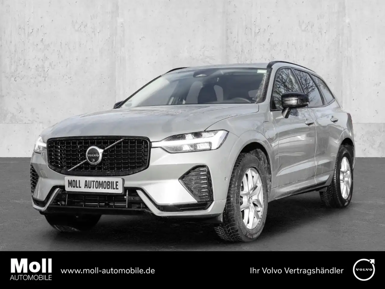 XC60Plus Dark Recharge Plug-In Hybrid AWD T8 Twin Engi
