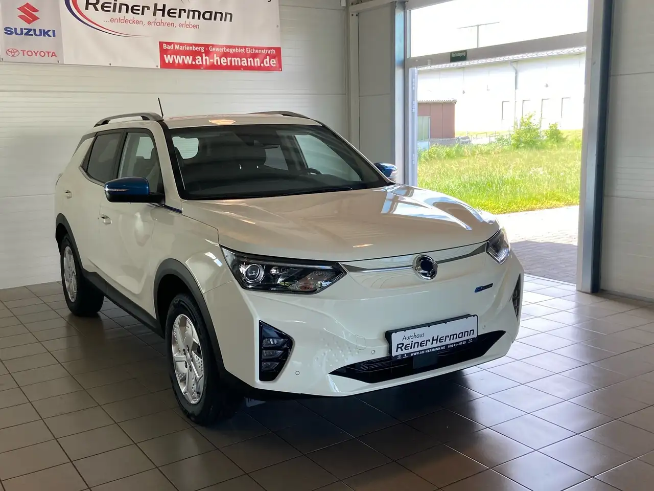 KorandoE-Motion Platinum Elektrisch NAVI KAMERA TEILLEDER
