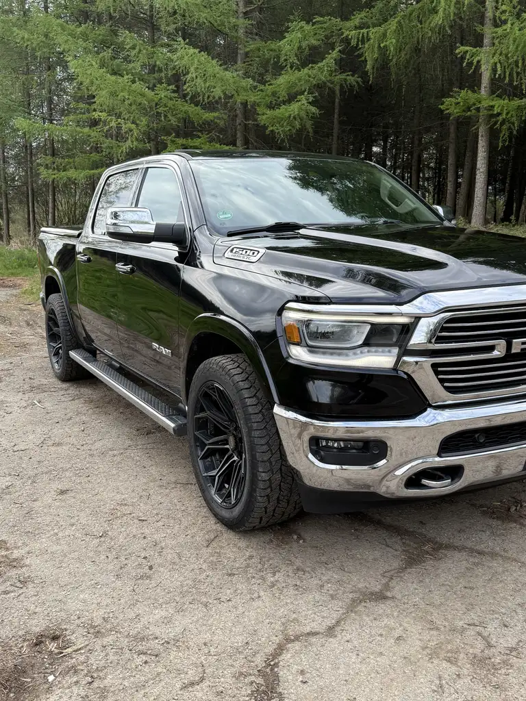 RAMlaramie crew cab