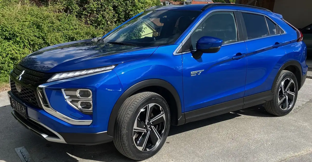 Eclipse CrossPlug-In Hybrid 4WD   *PLUS*    *Scheckheft*