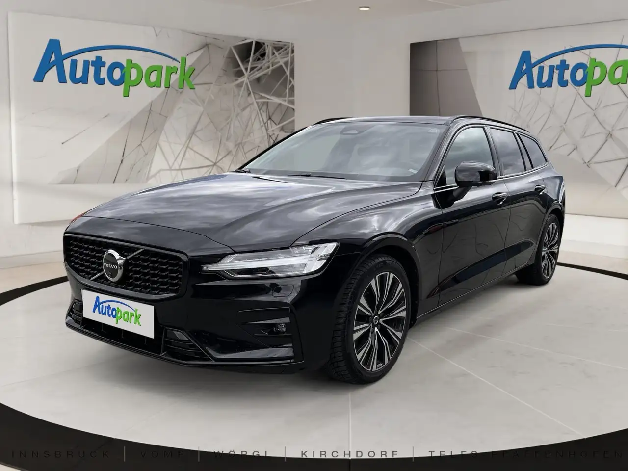 V60Plus, B4 Mild Hybrid, Benzin, Dark Plus