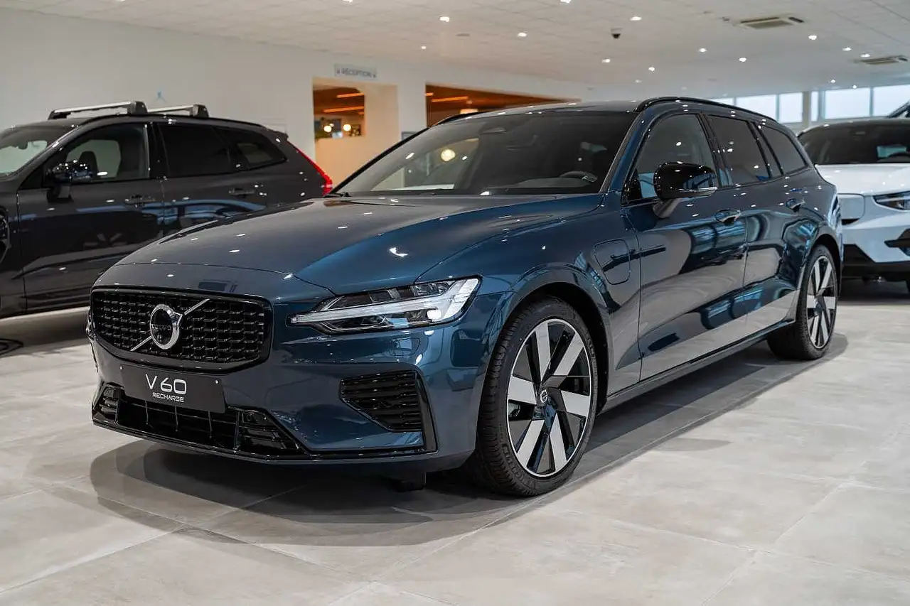 V60Plus Dark T6 AWD Plug-in hybrid *DEMO NON IMMAT*