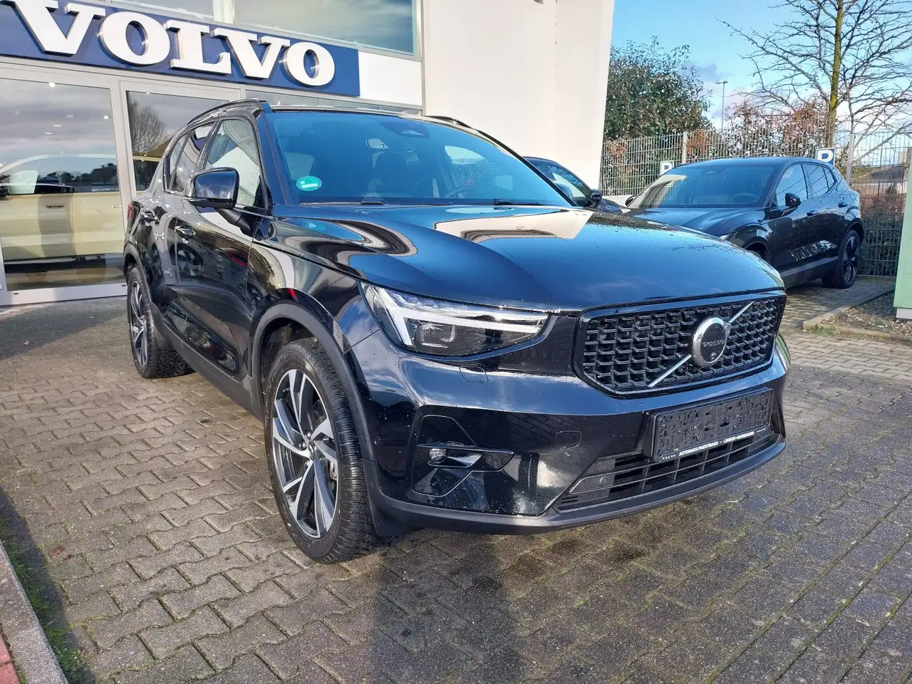 XC40B4 Plus Dark 2WD