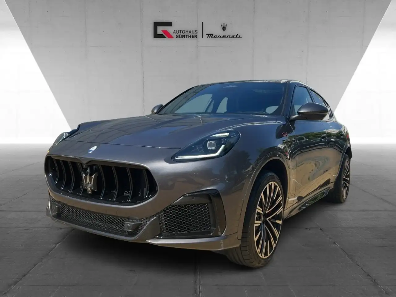 GrecaleTrofeo MY25 530PS AWD V6