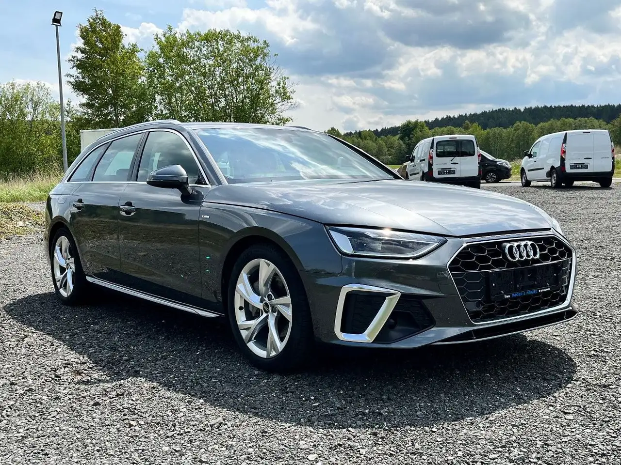 A4Avant 40 TFSI S line ACC Navi eHK LED