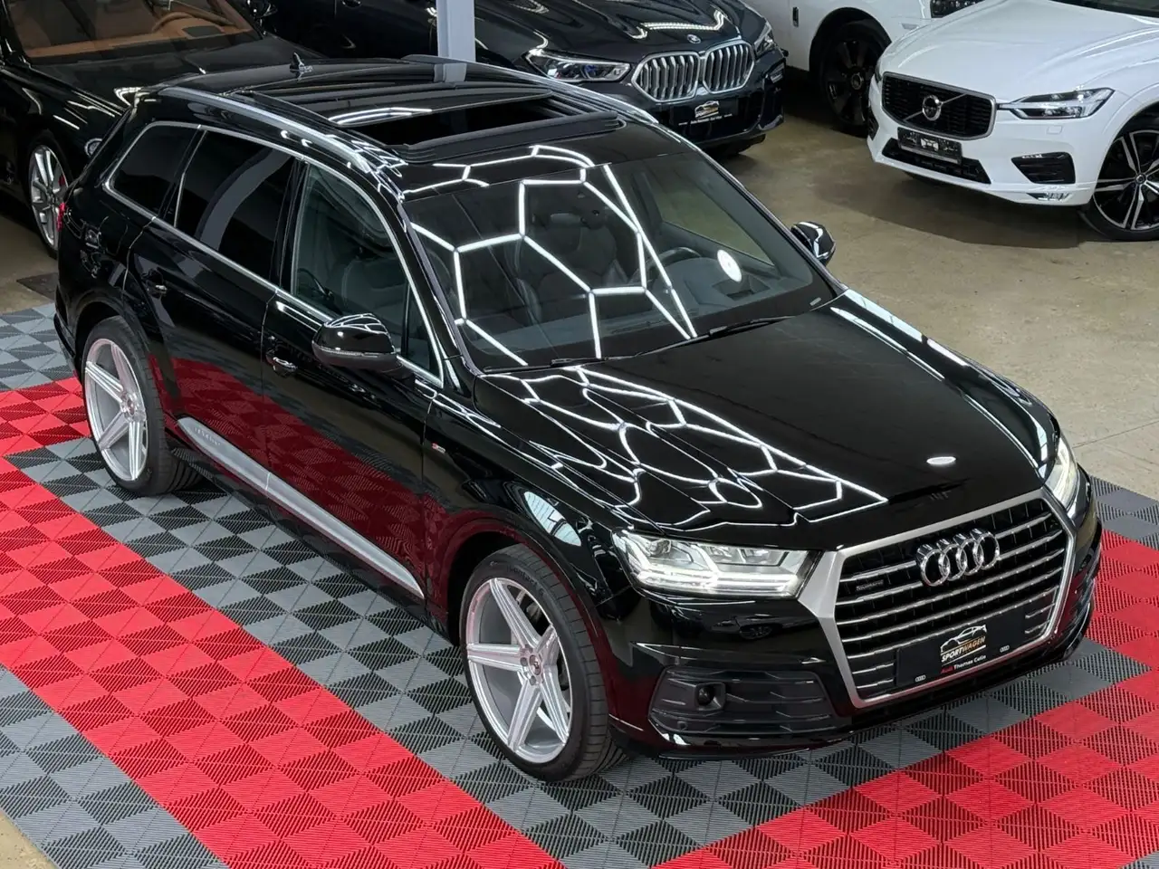 Q750 TDI quattro S line HUD Pano Matrix ACC