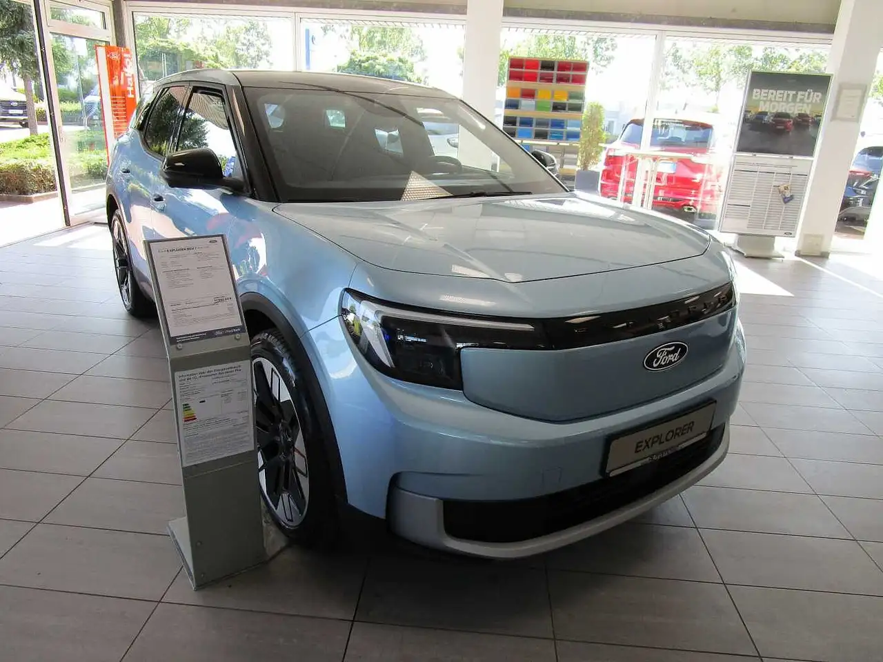 ExplorerExtended Range RWD 77kWh/AHK/Pano/21'LMF