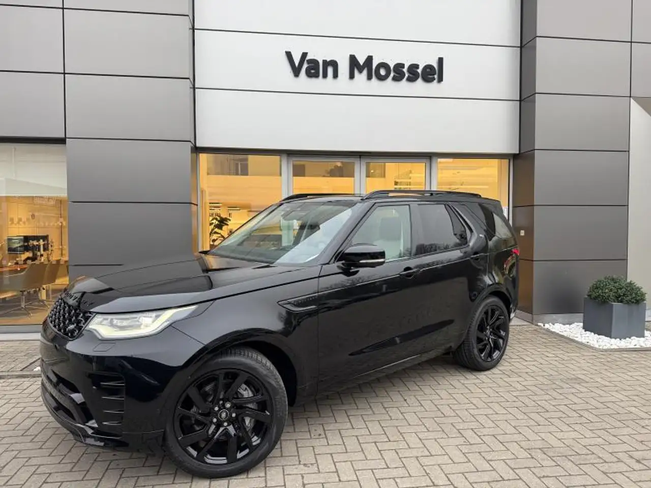 DiscoveryD250 Dynamic SE AWD Auto. 25MY