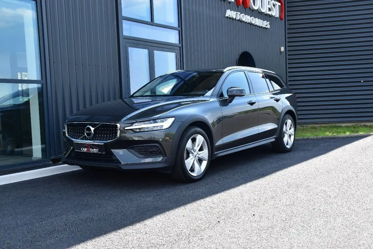 V60II CROSS COUNTRY D3 150 PRO GEARTRONIC 8
