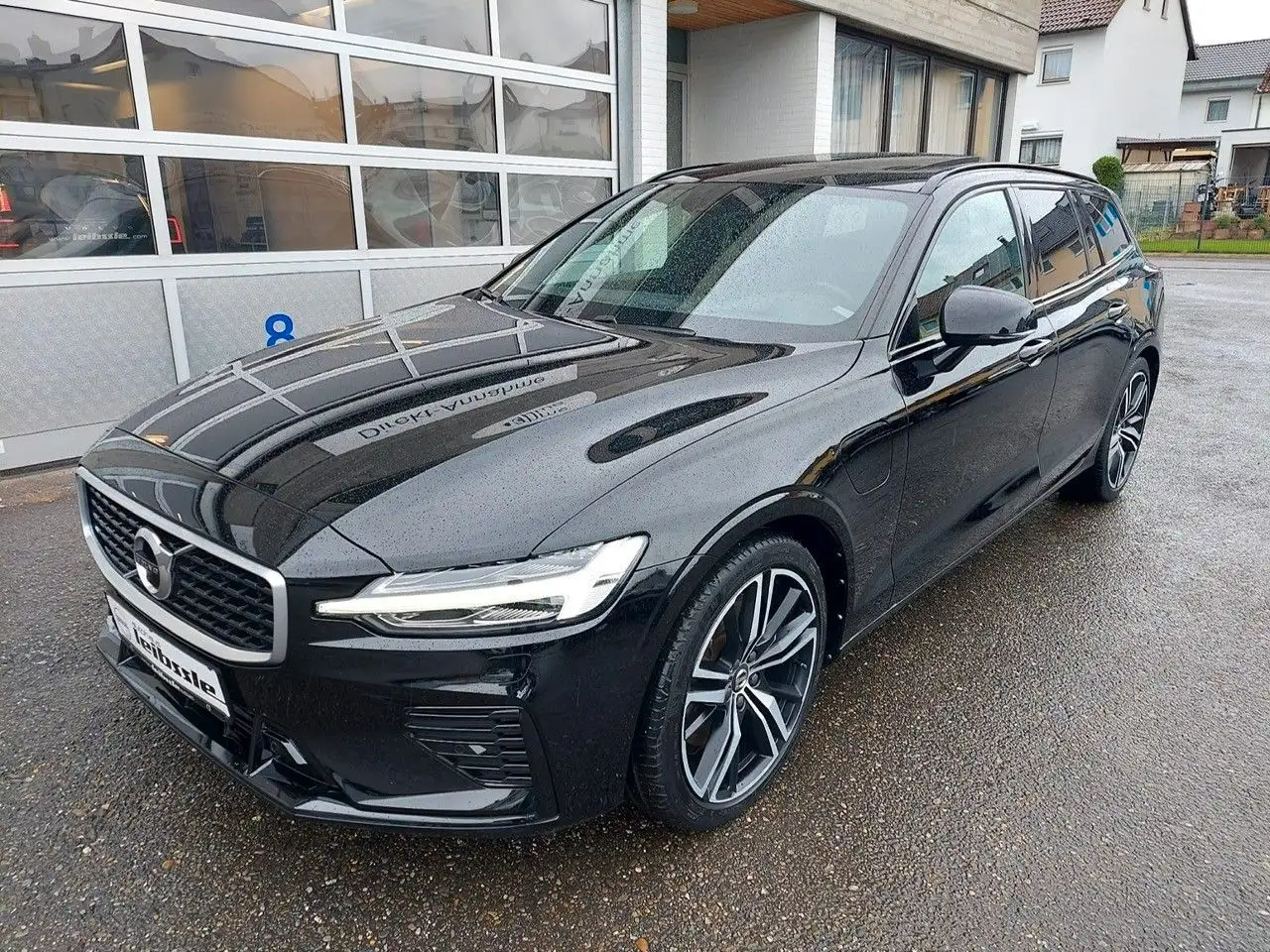 V60T8 R-Design Plug-In Hybrid AWD
