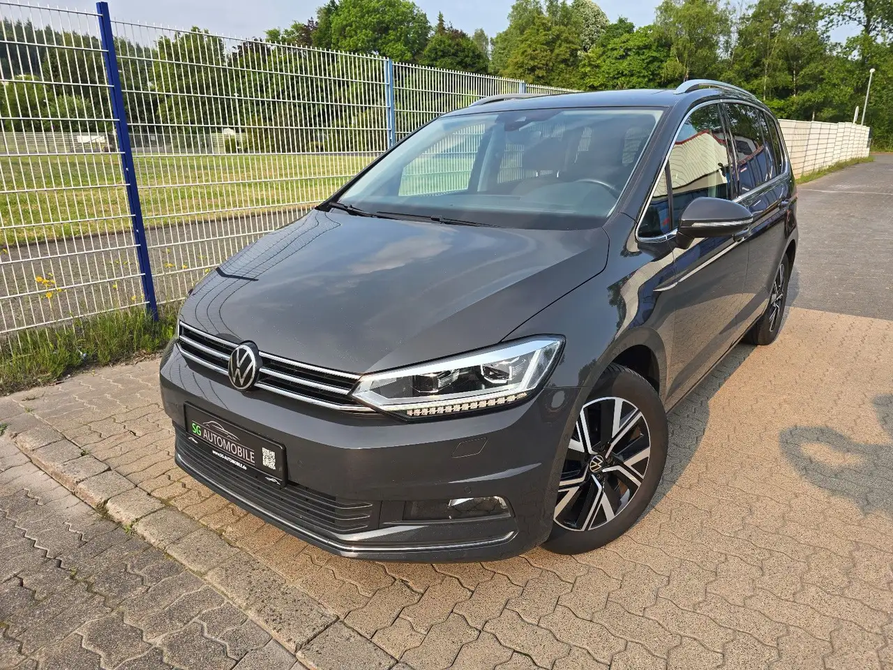 Touran1.5 TSI Highline °PANO°LED°NAVI°CAM°ACC°