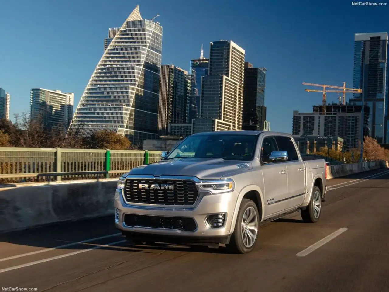 RAM1500 Tungsten Crew Cab  HO MY 25