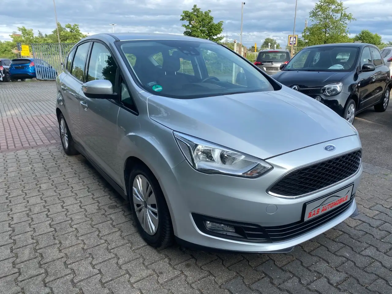 C-MaxC-MAX Cool & Connect/1A Zustand/1 Hand