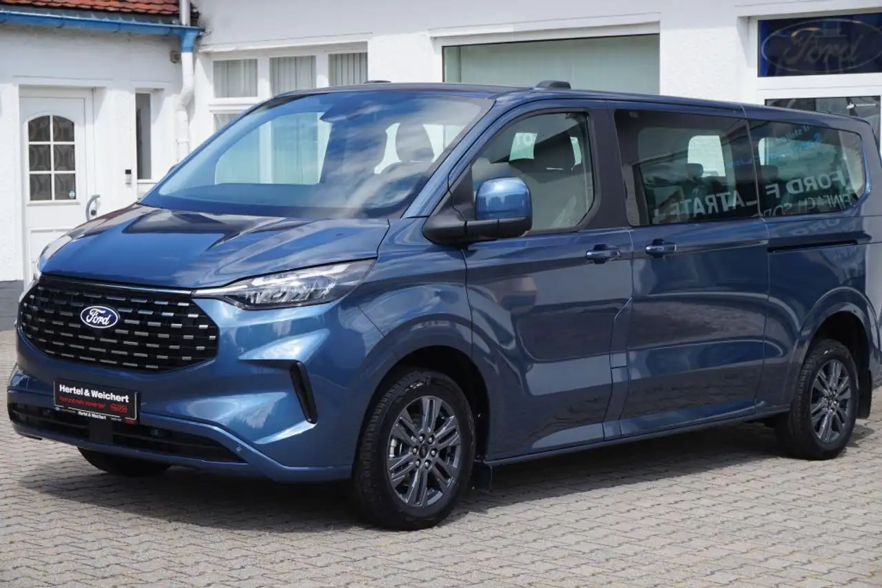 Tourneo Custom320 L2H1 VA Titanium TECH5 ACC NAVI LEDER