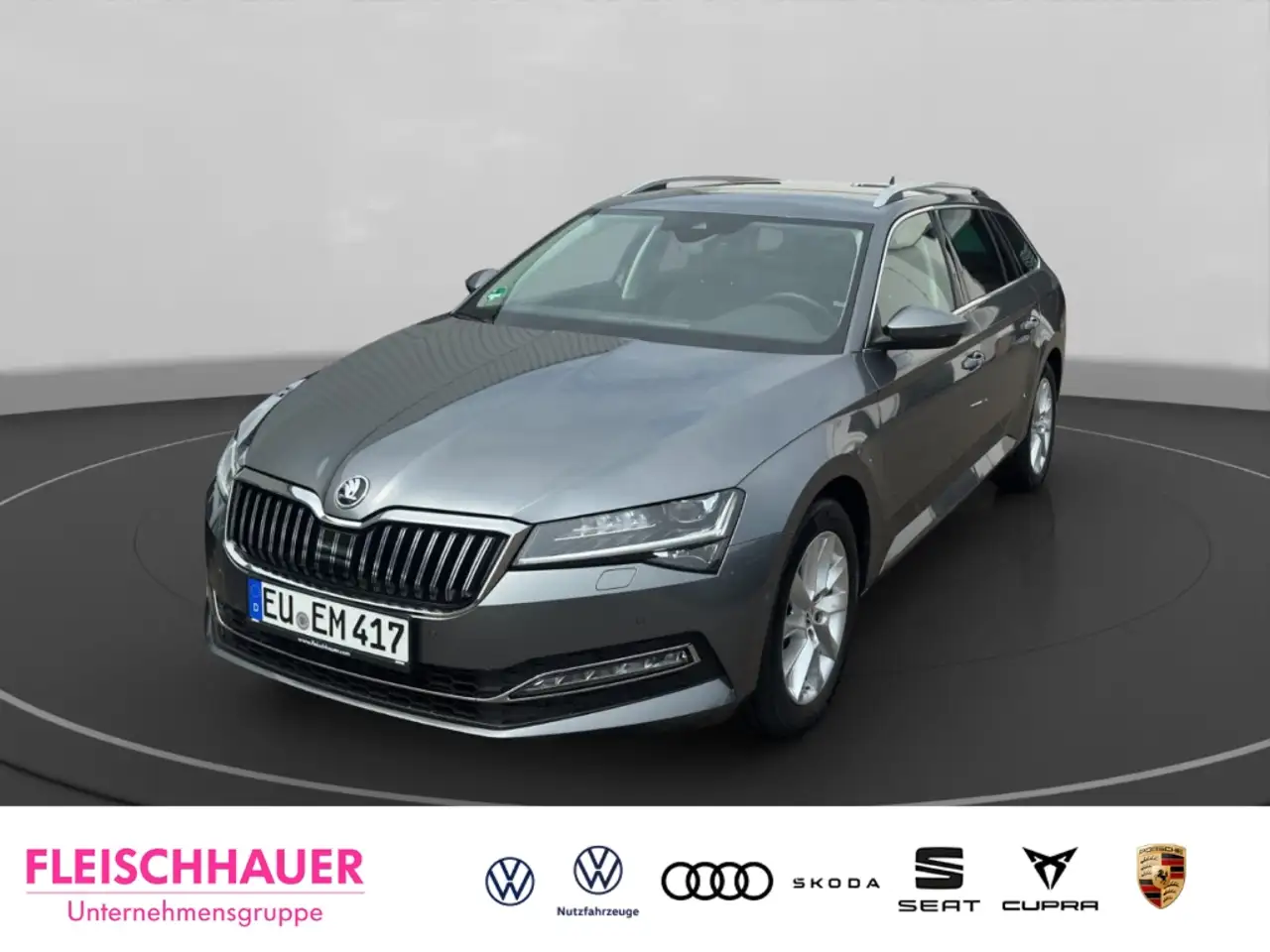 SuperbCombi Style 2.0 TDI  AHK,Navi,PDC,CarPlay