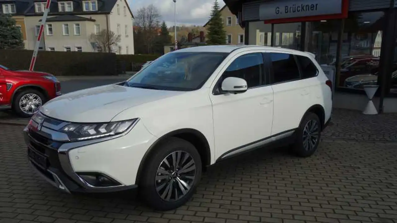 OutlanderDiamant+ 4WD CVT WR,LED/360°Kamera/Navi