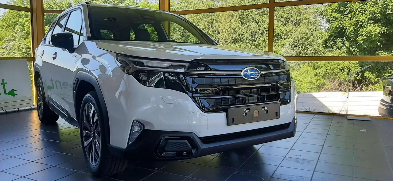 ForesterForester  PREMIUM VOLLAUSSTATTUNG 8J.GARANTIE