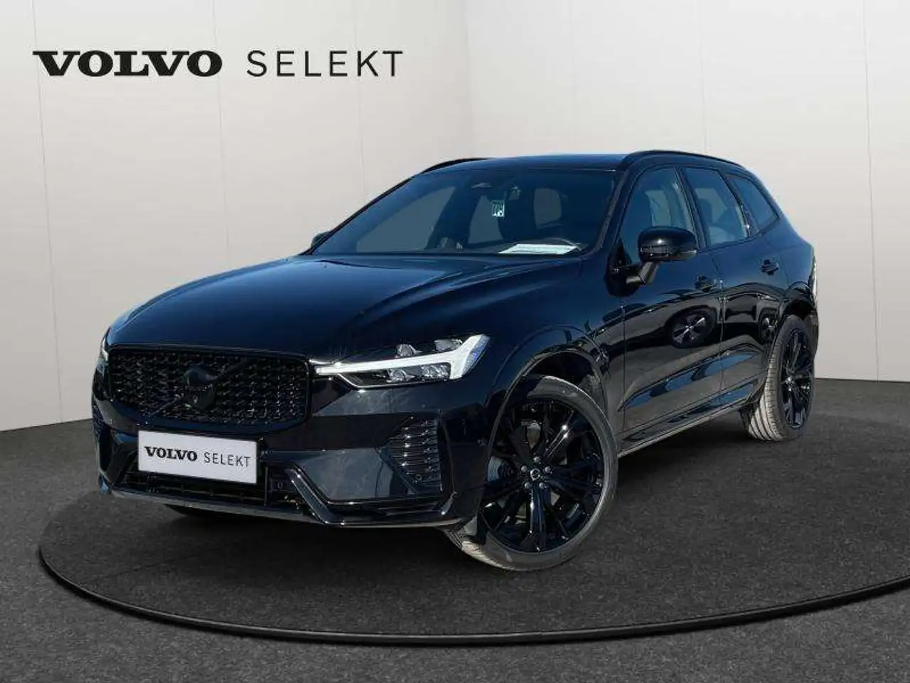 XC60B5 AWD Black Edition/ Essence