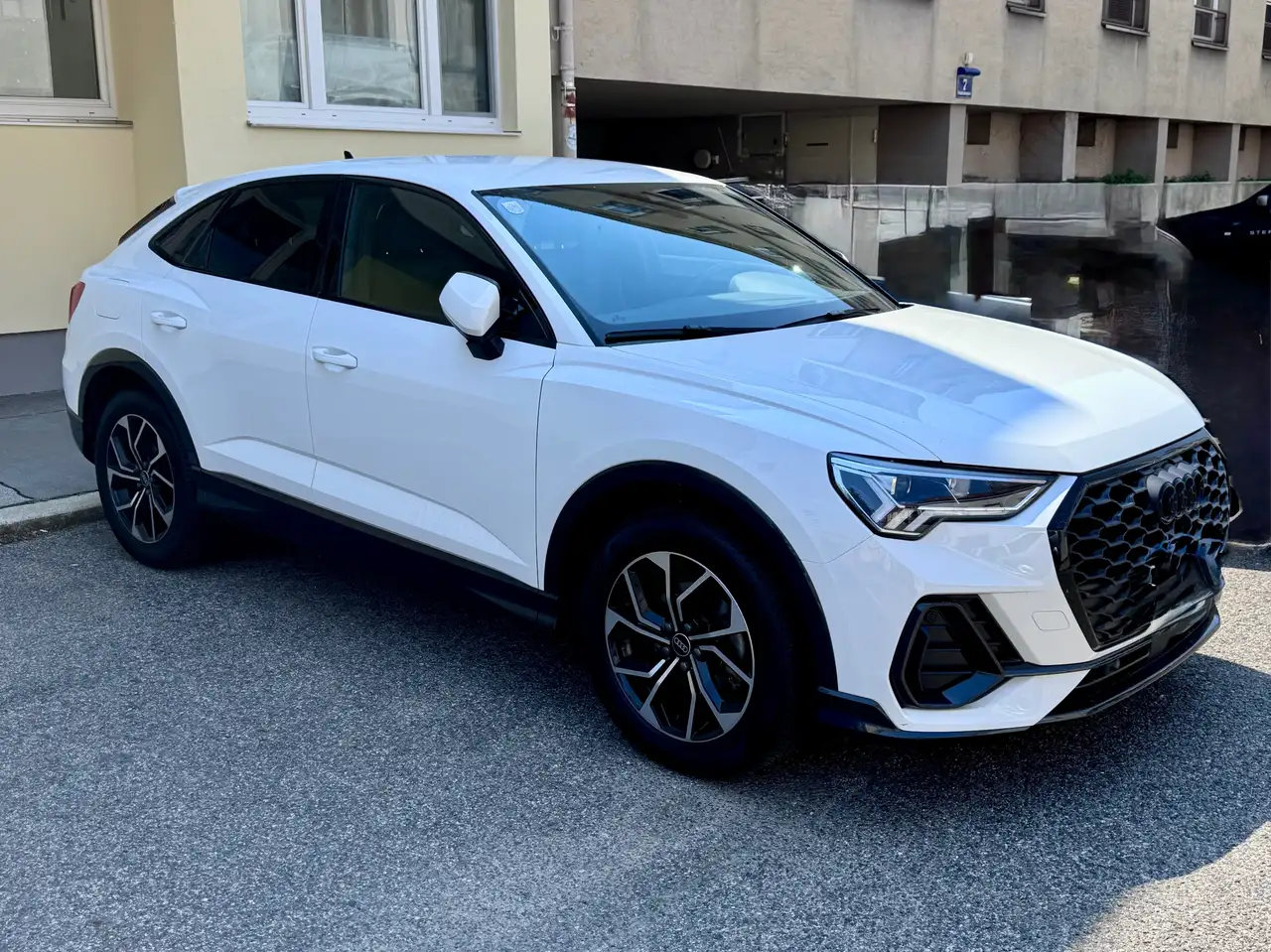 Q3Q3 35 TFSI intense S-tronic intense
