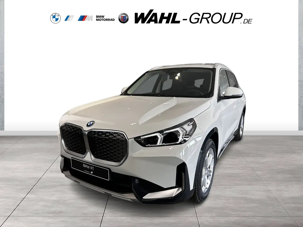 iX1eDrive20  xLine Panorama AHK Adapt LED Navi Luxury
