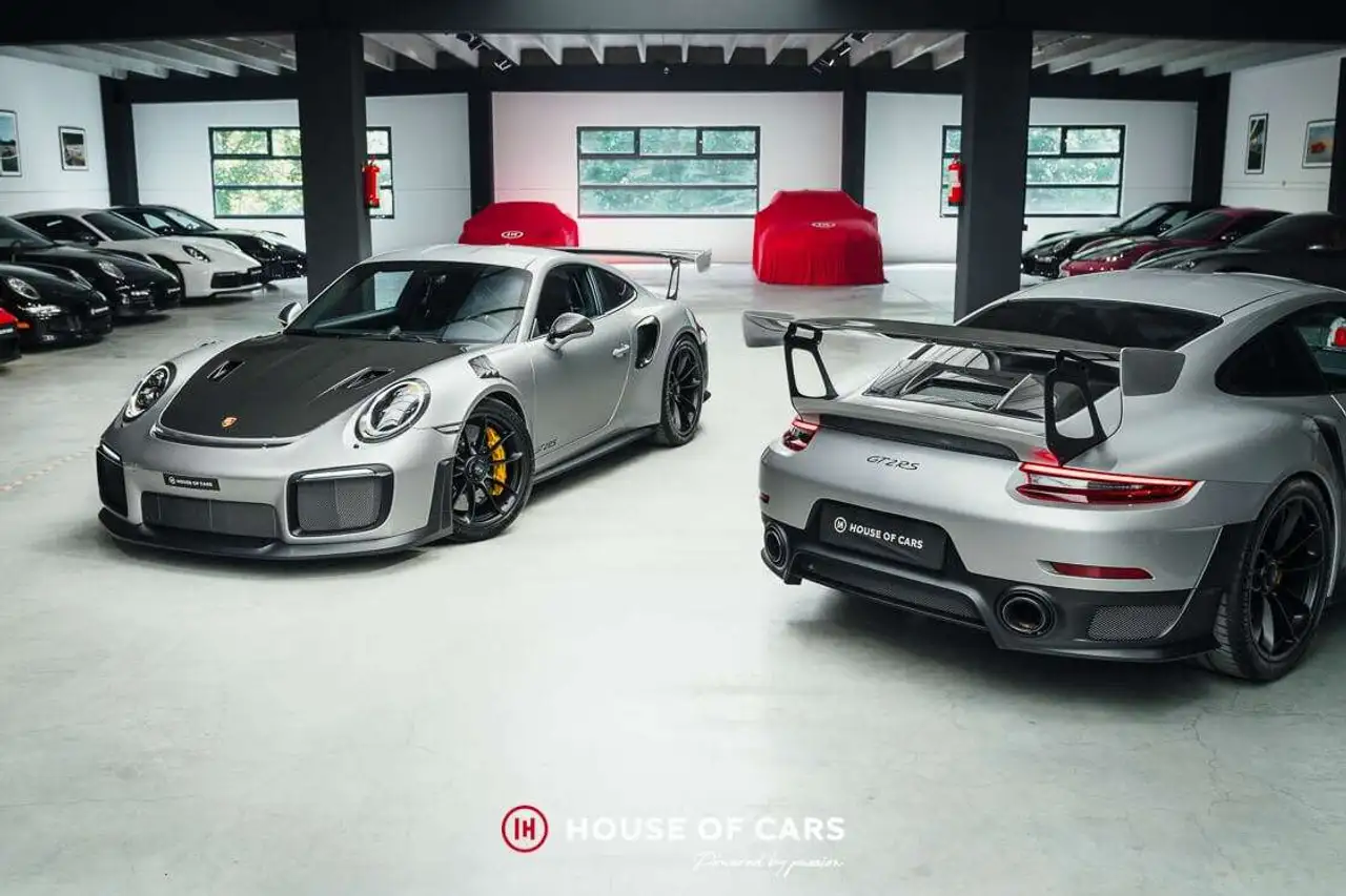 911991.2 GT2RS CLUBSPORT 1ST BELGIAN OWNER - AS NEW