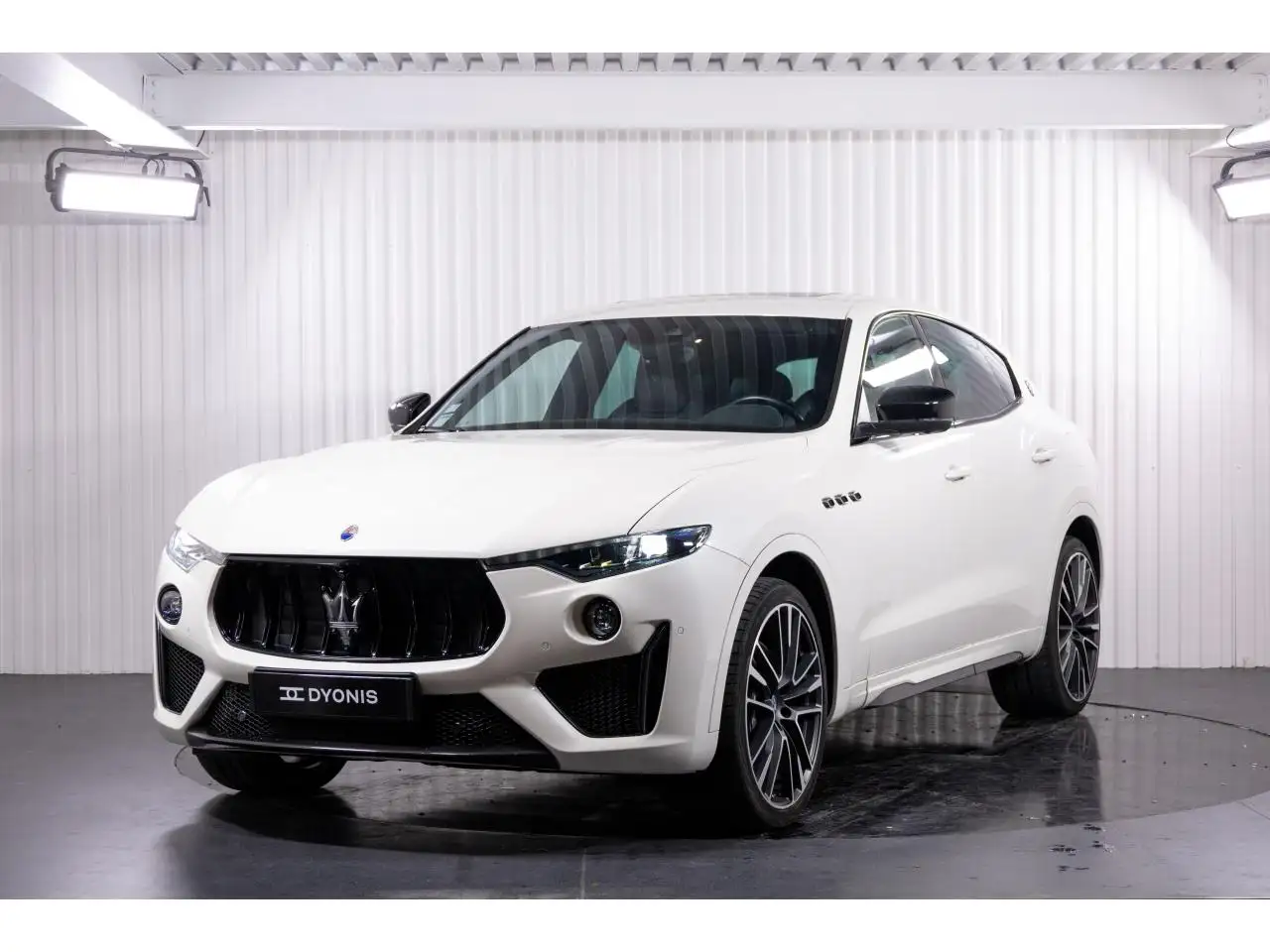 Levante3.8l V8 580cv Trofeo - TVA LOA