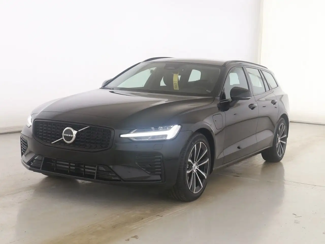 V60T6  Recharge Plug-In Hybrid AWD Plus Dark