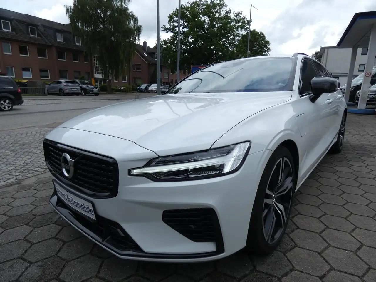 V60Kombi T6 R Design Hybrid AWD Pano Leder HUD ACC Ka