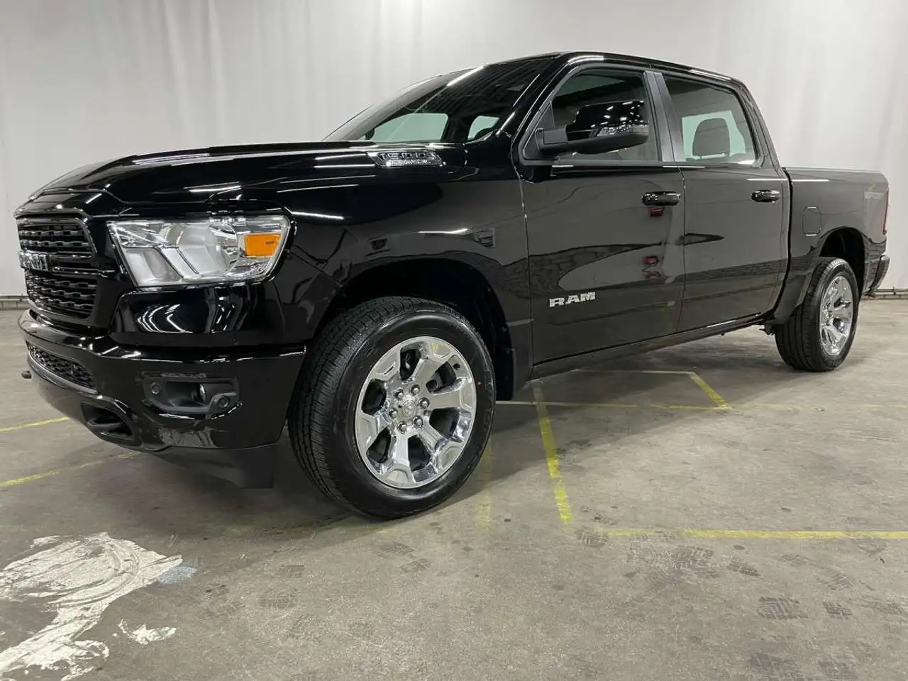 RAM1500 5.7 V8 BiGHORN Black Edition + LPG