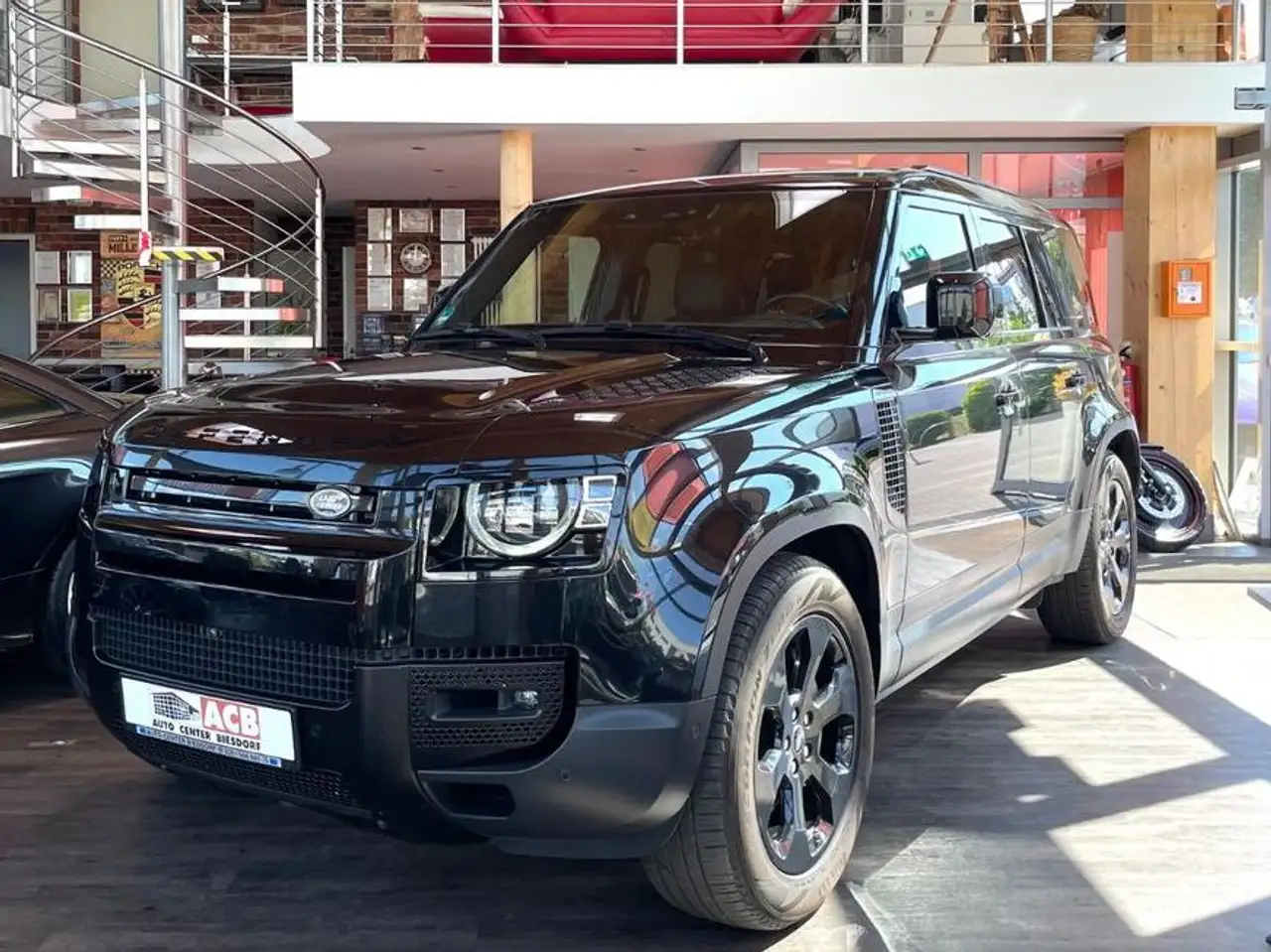 Defender110 D300 SE Premium-P. Black Pack AHK