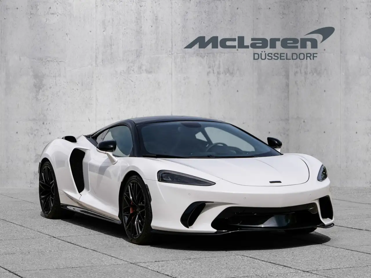 GTS MY25 Luxe, MSO Black Pack, Sports Exhaust