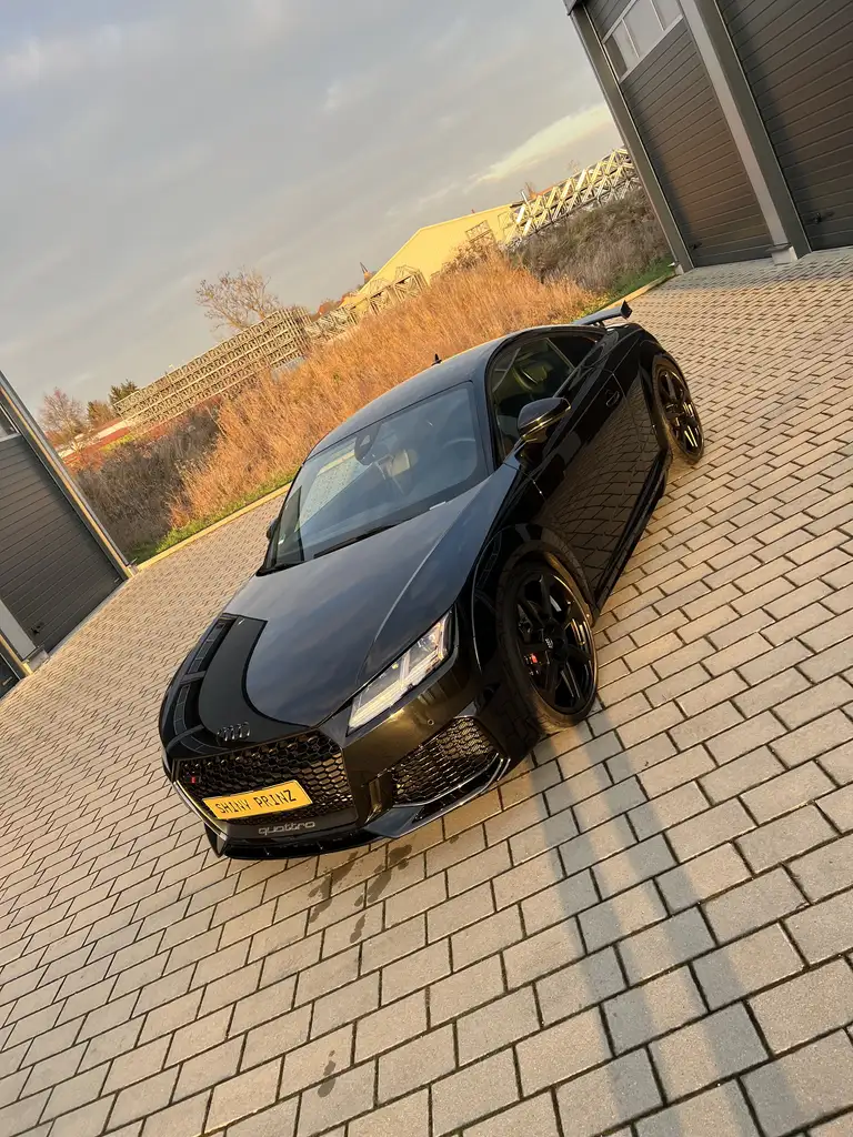 TT RSCoupe quattro S tronic
