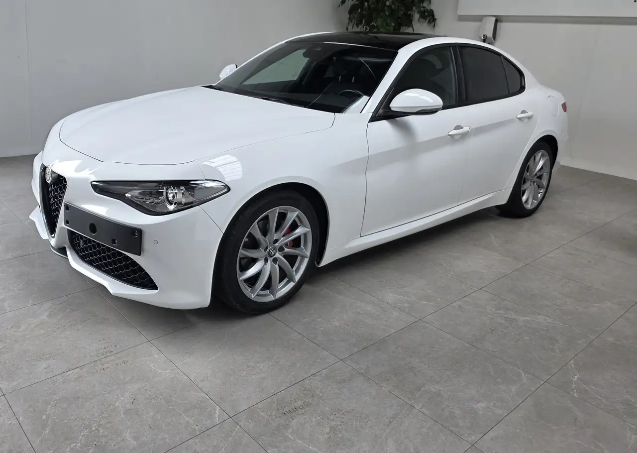 Giulia2.2 Diesel AT8 Sprint
