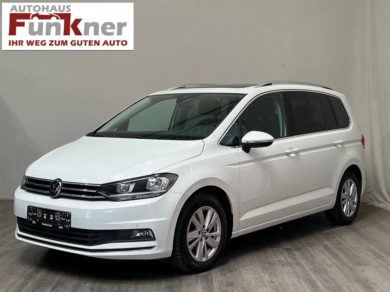 Touran2.0 TDi SCR Highline/PNORAMA/AHK/1-HAND!