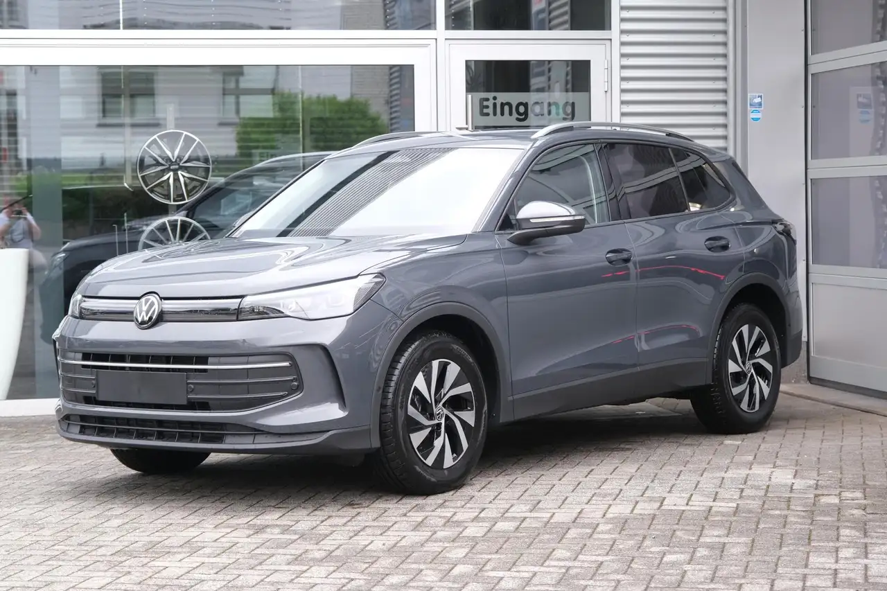 Tiguan2.0 TDI DSG Life Navi AHK LED Plus Komfortpaket...