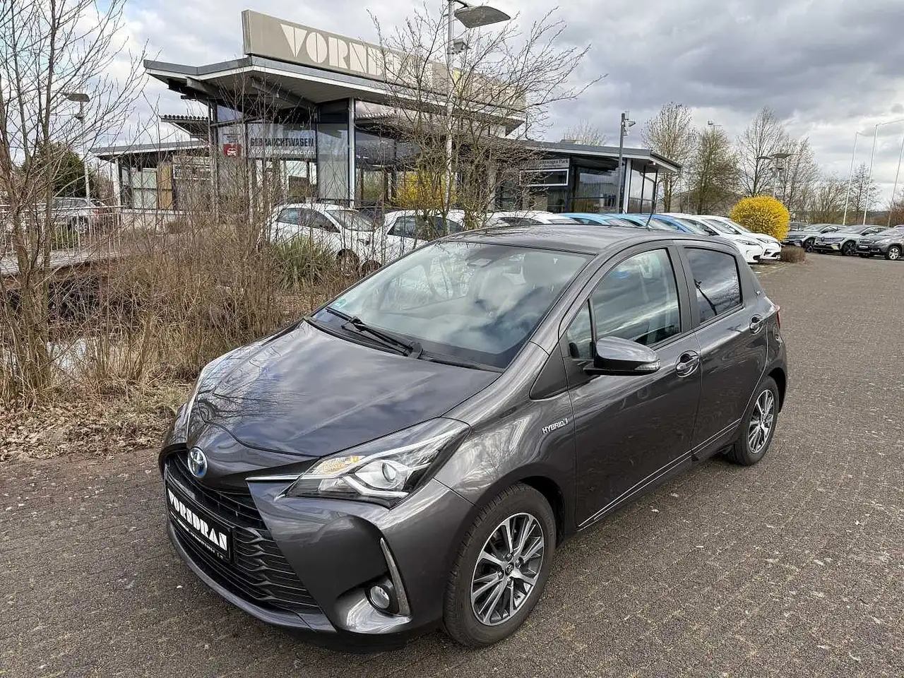 YarisHybrid Y20 Club SHZ Kamera M+S