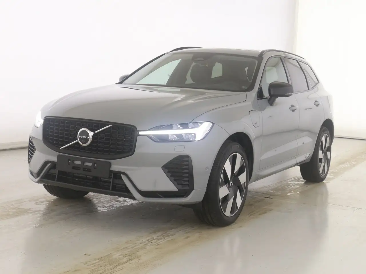 XC60T8 Ultimate Dark Recharge Plug-In Hybrid AWD ACC