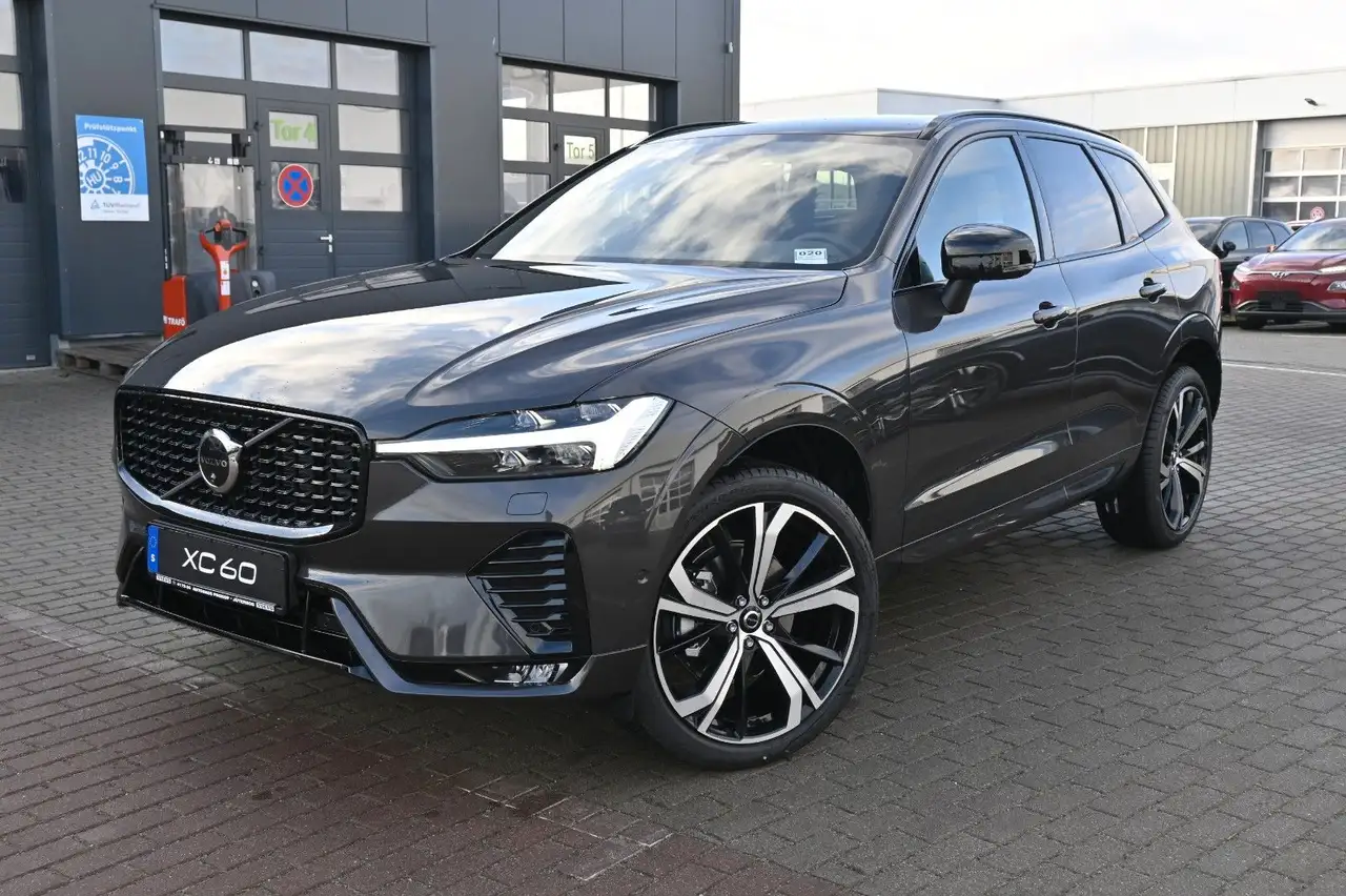 XC60B5 AWD Plus Dark*H&K*FSHZG*360°*ACC