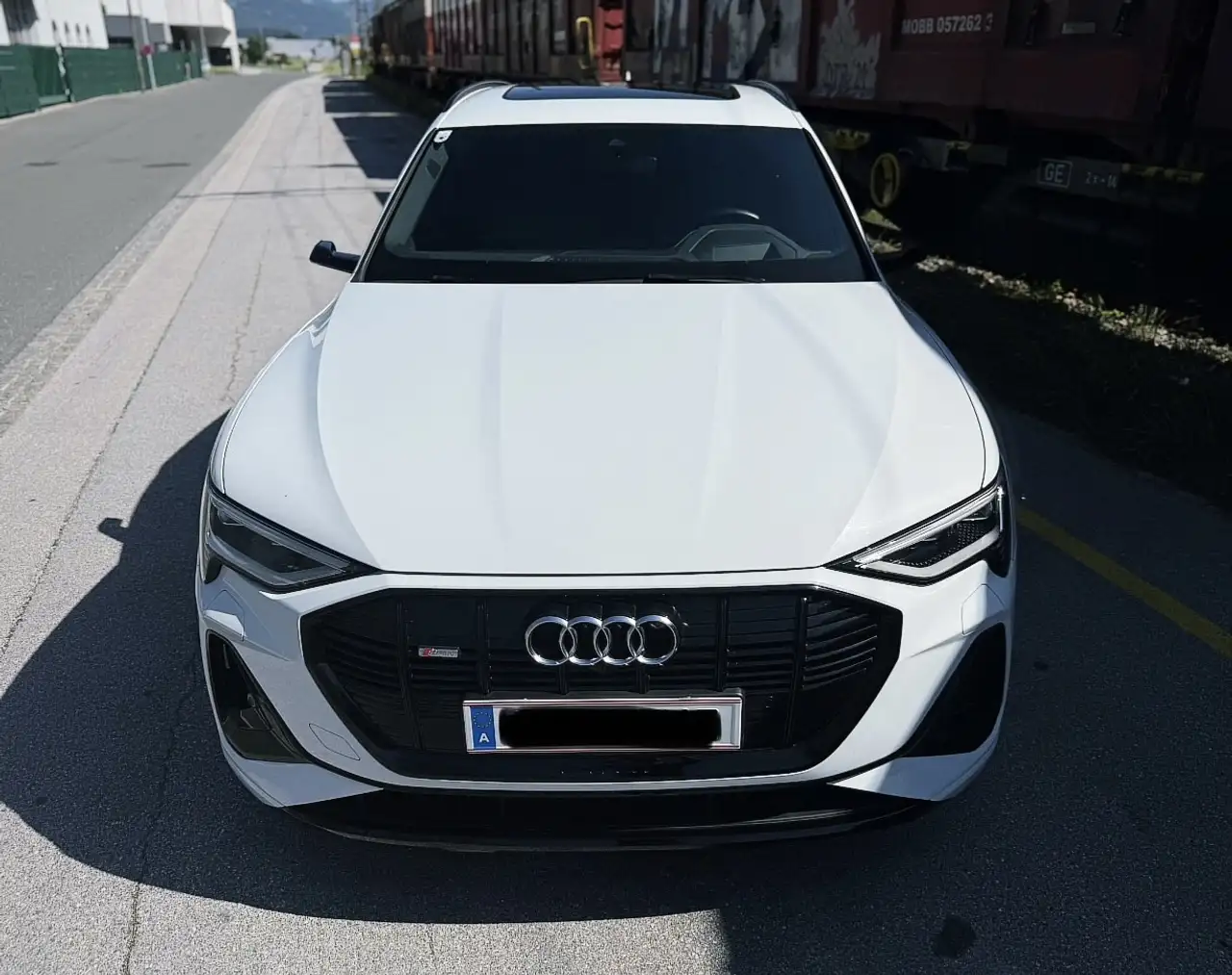 e-tronQ8, 2x S-Line, VOLL, NP: 104.984,- quattro