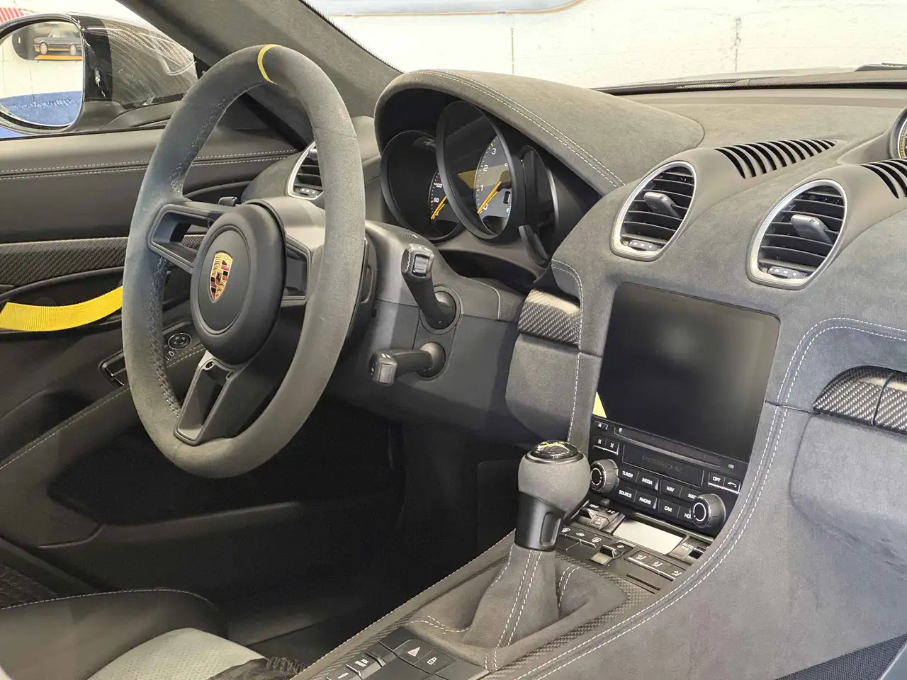 Фото машины 24