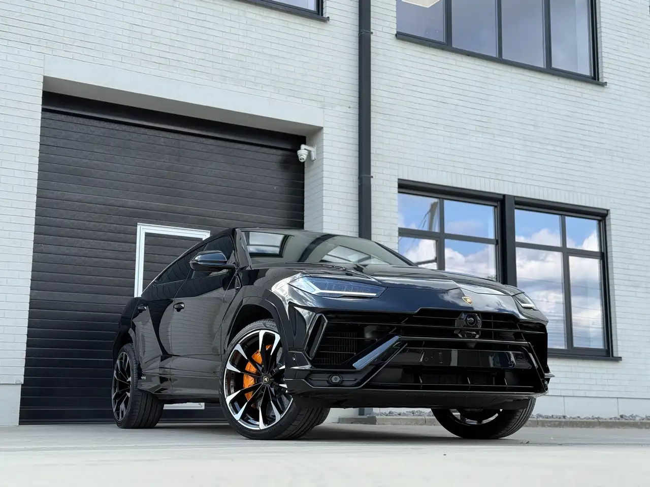 UrusS 4.0 BiTurbo V8 - NEW / NO REGISTRATION -