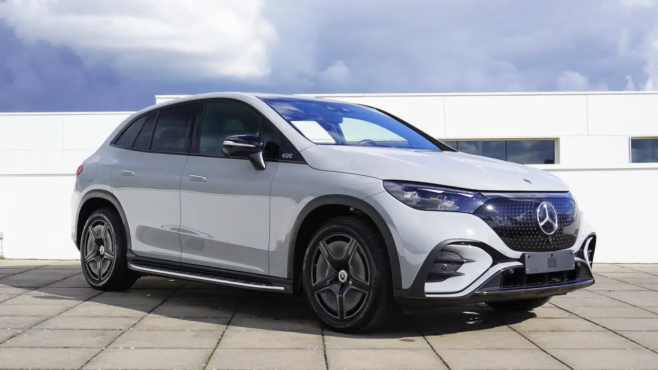 EQE SUV4M AMG SUV/TREKH/NIGHTPAK/PREMIUM PAK/20"/PANODAK