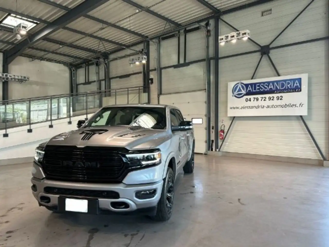RAM1500 5.7L HEMI LIMITED CREW CAB