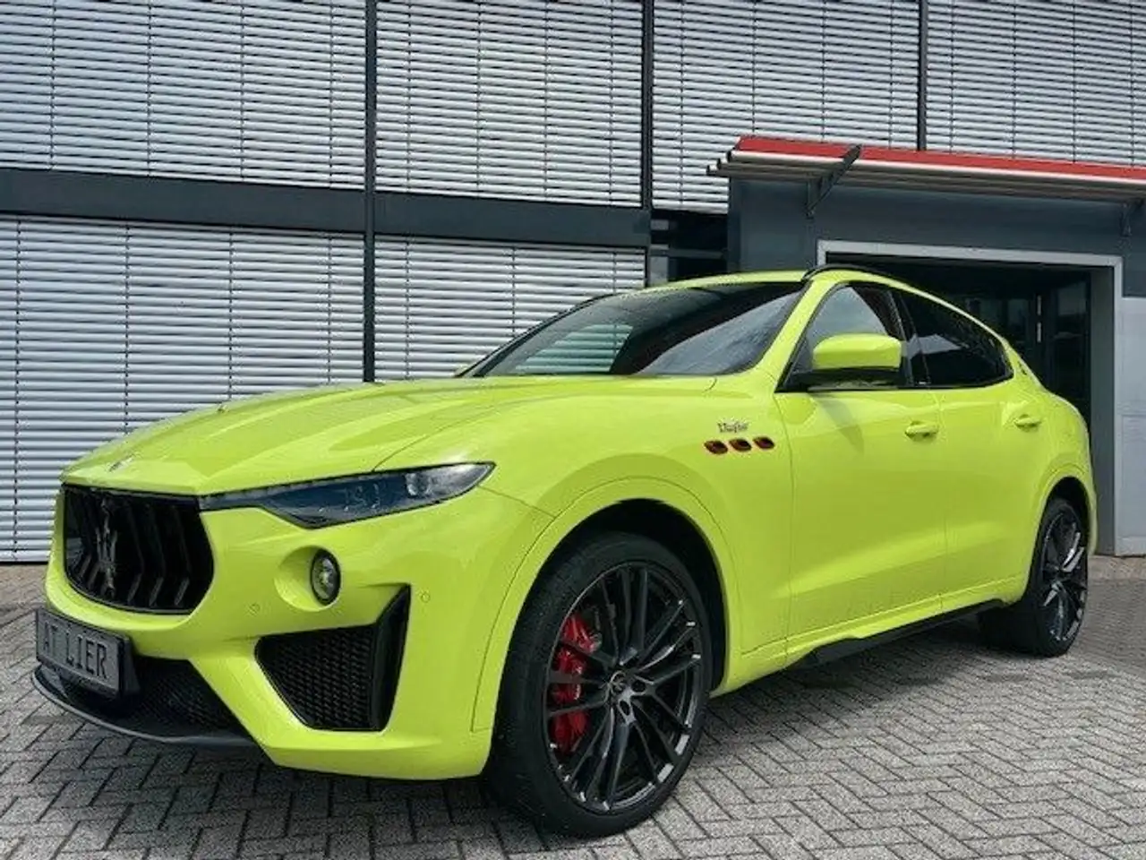 Levante3.8 V8 Trofeo AWD HYPERGREEN CARBON