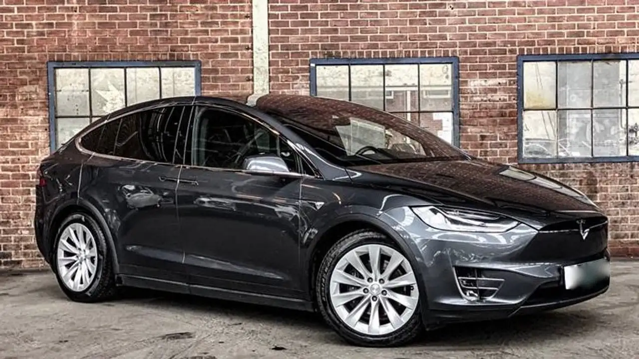 Model XModel X 100D Allradantrieb